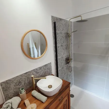 Alojamento de Acomodação e Pequeno-almoço D'hôtes Le Chant Des Oiseaux à La Source De Nos Racines 4*