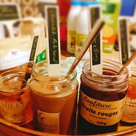 D'hotes Le Chant Des Oiseaux - La Source De Nos Racines - Corps De Ferme Au Coeur Du Parc Naturel De L'avesnois Bed & Breakfast 4*