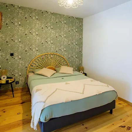 Bed & Breakfast D'hotes Le Chant Des Oiseaux - La Source De Nos Racines - Corps De Ferme Au Coeur Du Parc Naturel De L'avesnois