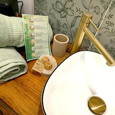 D'hotes Le Chant Des Oiseaux - La Source De Nos Racines - Corps De Ferme Au Coeur Du Parc Naturel De L'avesnois Oda ve Kahvaltı Beaufort (Nord)