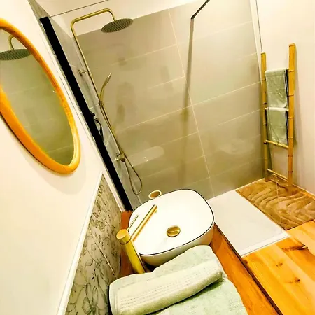 Alojamento de Acomodação e Pequeno-almoço D'hôtes Le Chant Des Oiseaux à La Source De Nos Racines 4*