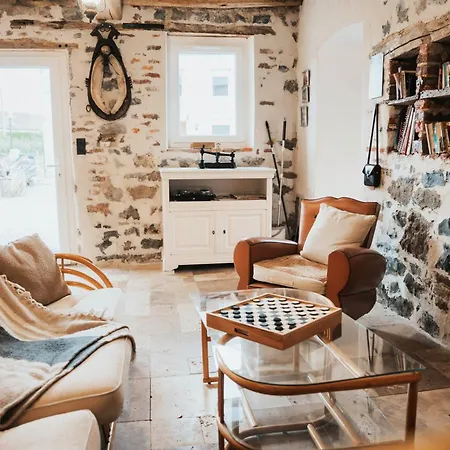 D'hotes Le Chant Des Oiseaux - La Source De Nos Racines - Corps De Ferme Au Coeur Du Parc Naturel De L'avesnois Oda ve Kahvaltı Beaufort (Nord)