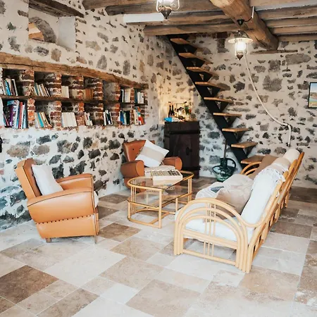 D'hotes Le Chant Des Oiseaux - La Source De Nos Racines - Corps De Ferme Au Coeur Du Parc Naturel De L'avesnois Bed and Breakfast 3*